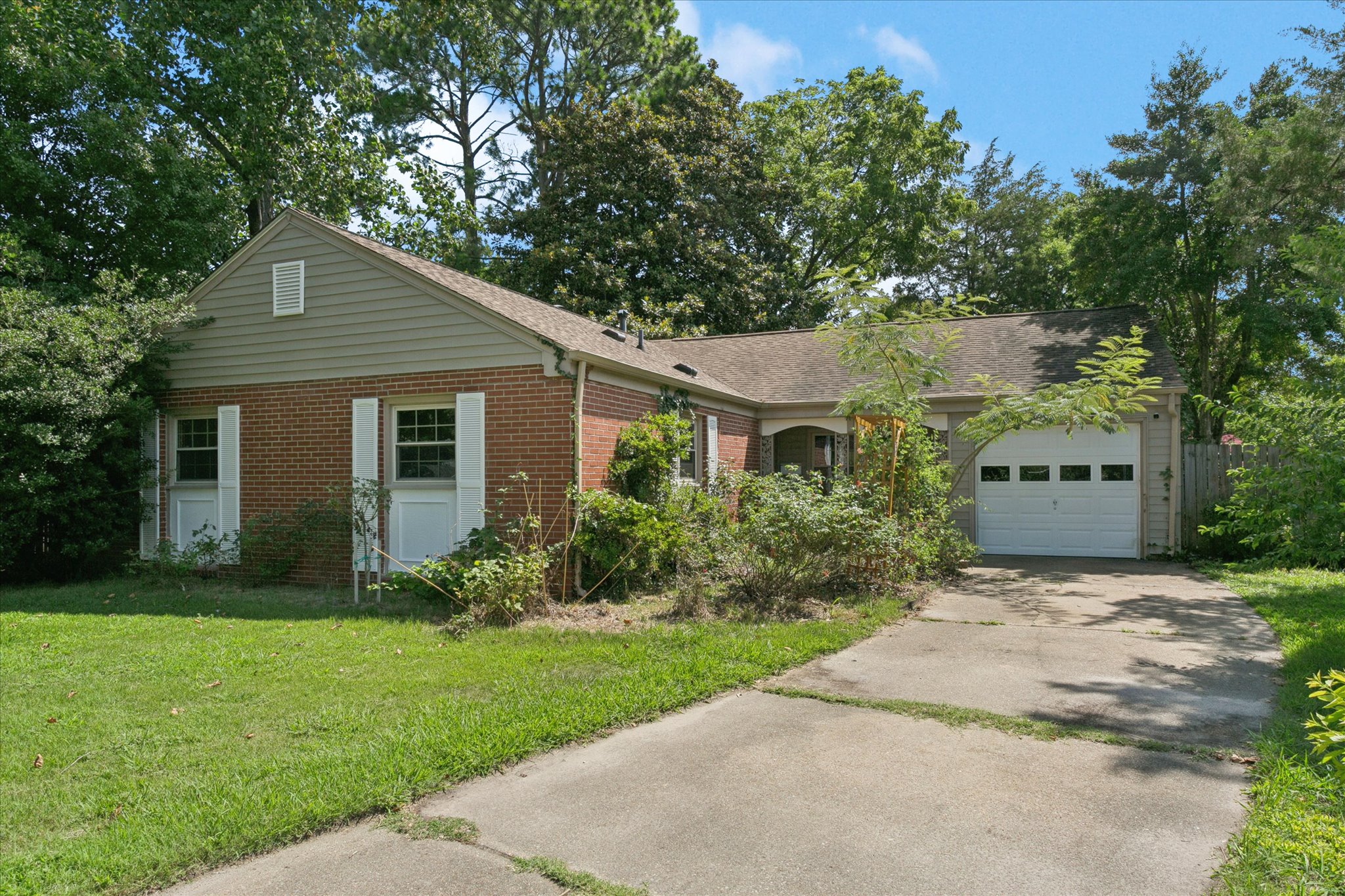 700 Pelham Drive